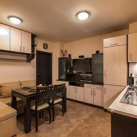 Charming, Fully-furnished, 2-bedroom