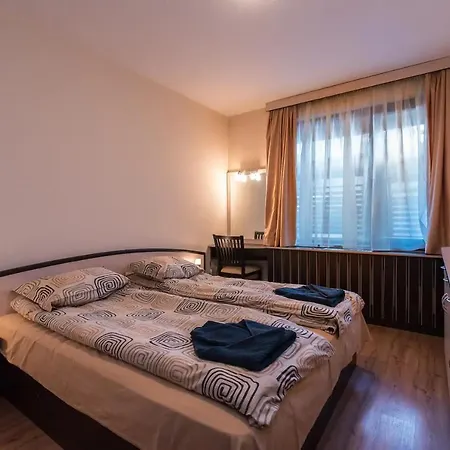 Charming, Fully-furnished, 2-bedroom