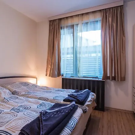 Apartment Charming, Fully-furnished, 2-bedroom *