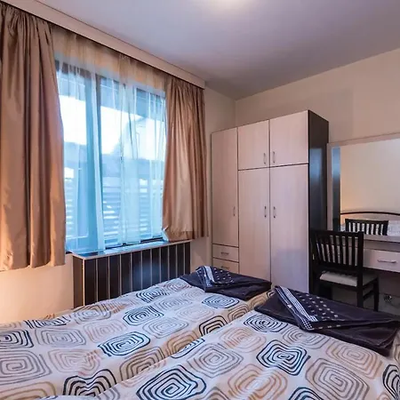 Charming, Fully-furnished, 2-bedroom