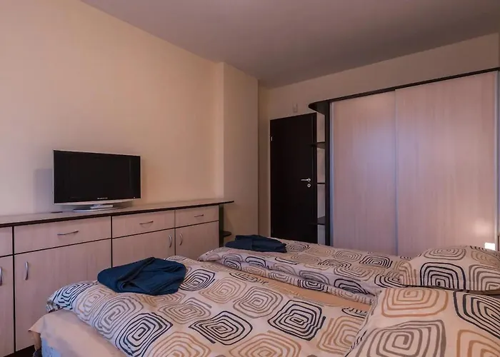 Charming, Fully-furnished, 2-bedroom By Flat Mаnager